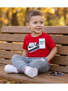 Nike Kids Red T-Shirt & Grey Joggers 2-Piece Set 4T